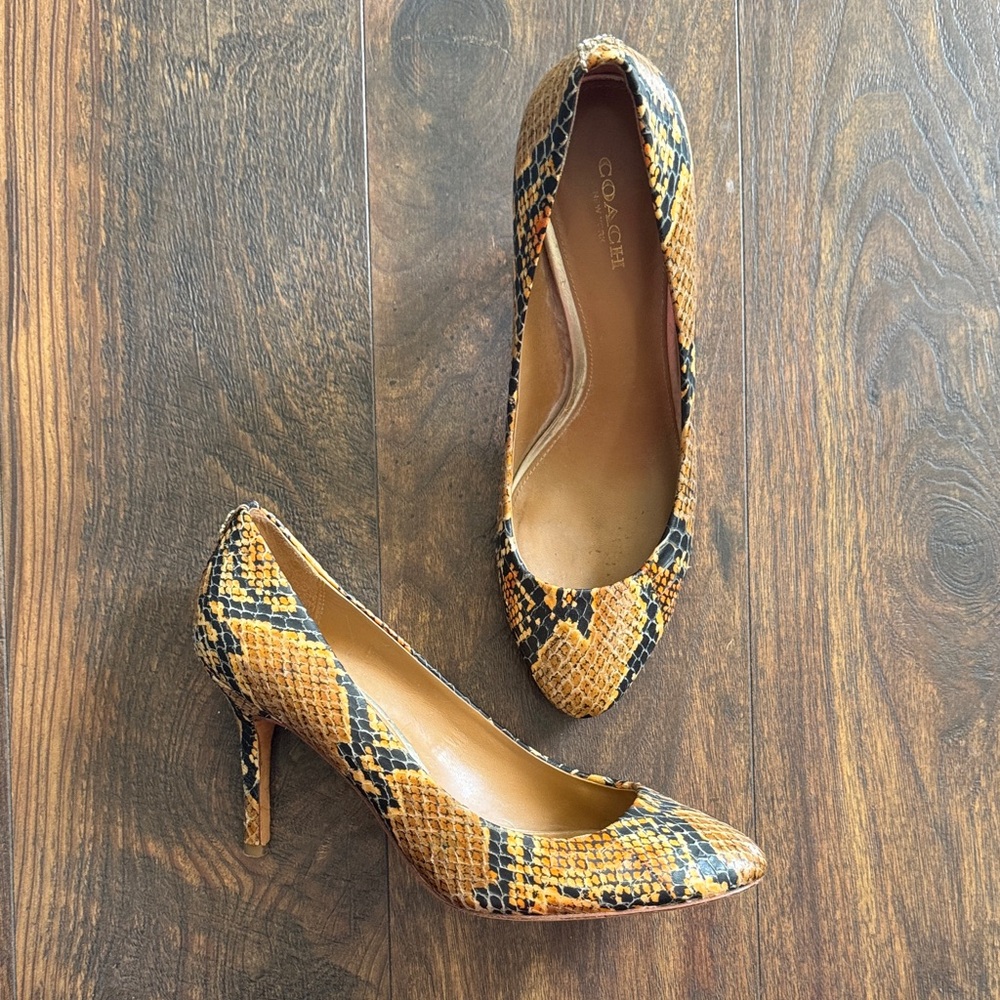 Coach - Women's Heels in Snakeskin - Size 7.5